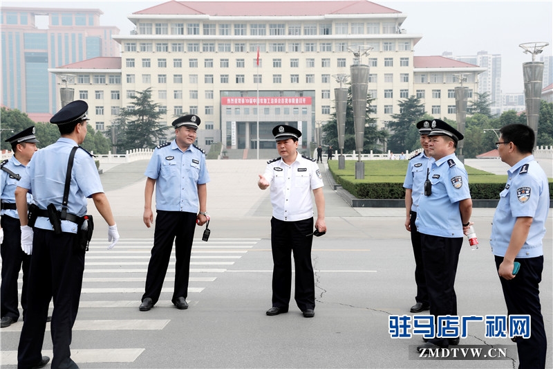 數千名民警為2016年中國農產品加工業(yè)投資貿易洽談會勝利召開保駕護航