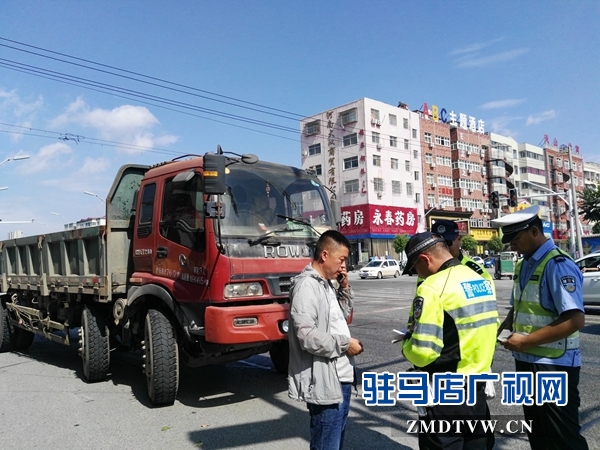 市交警部門集中查處大貨車商砼車違法行為