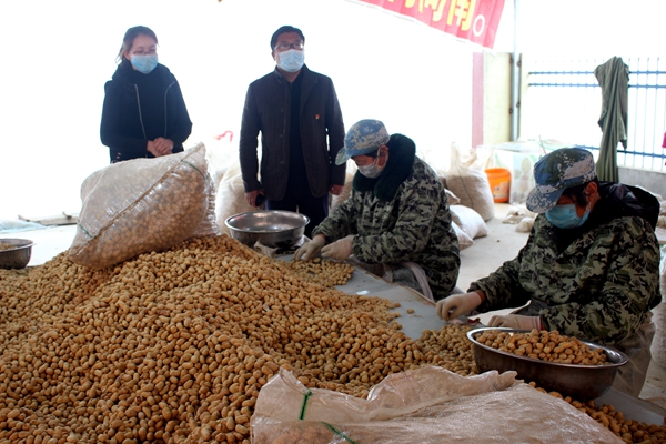 汝南縣古塔街道來料加工廠復產(chǎn)迎來“開門紅”