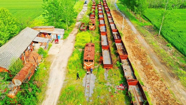 ?？康能囌尽昴峡h老君廟火車站，這里曾經(jīng)是一處重要的車站，人流量、貨運量都非常大。