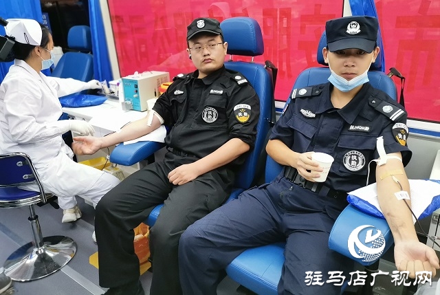 市中心血站血庫(kù)告急 300多名保安輔警擼起袖子“為愛(ài)接力”