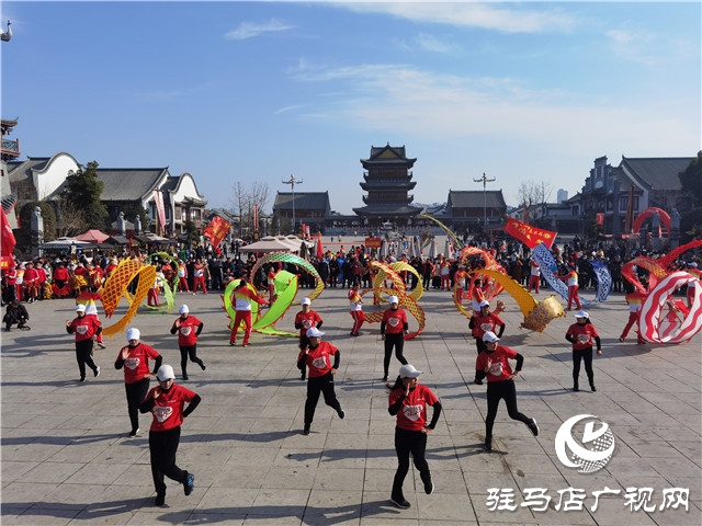 鞭聲陣陣 龍飛陀舞河南駐馬店市驛城區(qū)皇家驛站五市同臺競技展舞姿