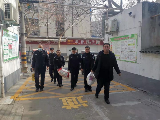 暖警愛警聚警心 驛城交警大隊(duì)走訪慰問困難輔警