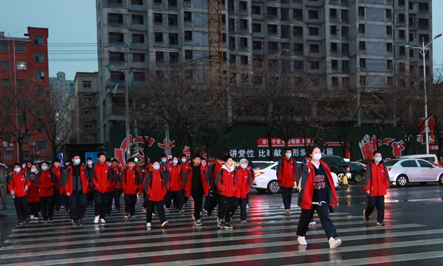 開學(xué)了！不負(fù)春光“犇”向新學(xué)期！