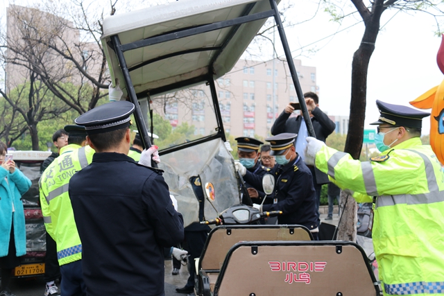 駐馬店市中心城區(qū)電動(dòng)車整治第一天，有人被罰！