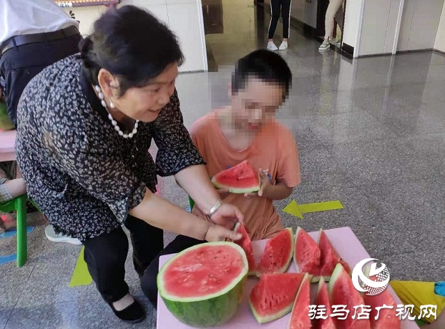 駐馬店：“好人”夫婦炎炎夏日為兒童福利院送“清涼”