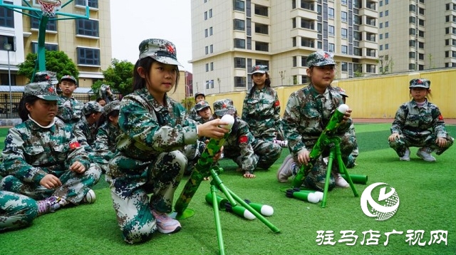 駐馬店經(jīng)濟(jì)開發(fā)區(qū)實(shí)驗(yàn)學(xué)校開展國防教育活動。