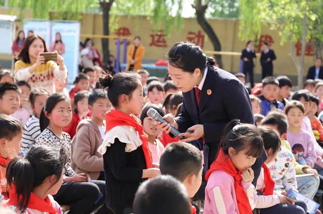 “學(xué)黨史 學(xué)法律 平安護(hù)航助成長”  --駐馬店市人民檢察院第四檢察部走進(jìn)  泌陽縣高邑鎮(zhèn)譚園小學(xué)