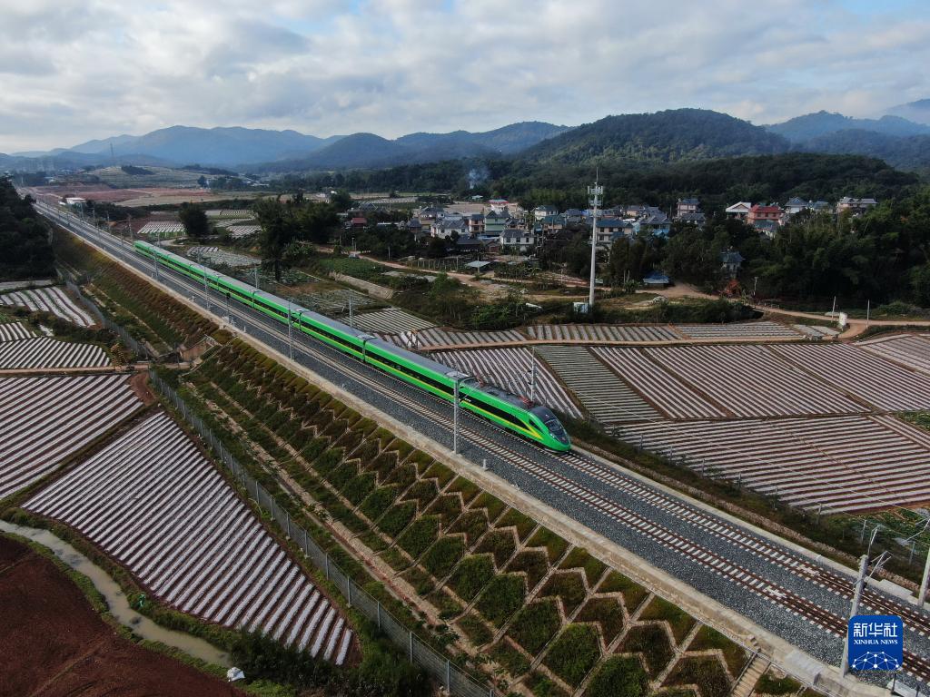 通訊：中老鐵路投運“滿月” 客貨運輸紅利初顯