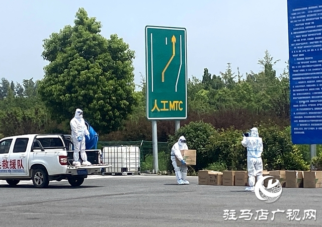 愛心企業(yè)向泌陽縣老兵救援隊(duì)捐贈84消毒液1800余瓶