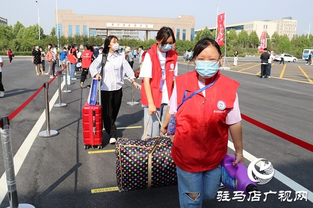 駐馬店職業(yè)技術(shù)學(xué)院：6700多名新生陸續(xù)報到