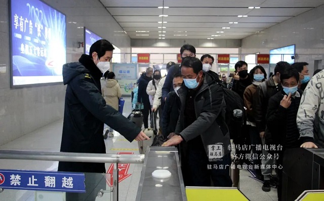 剛剛！記者在駐馬店站、駐馬店西站拍下這樣一幕…