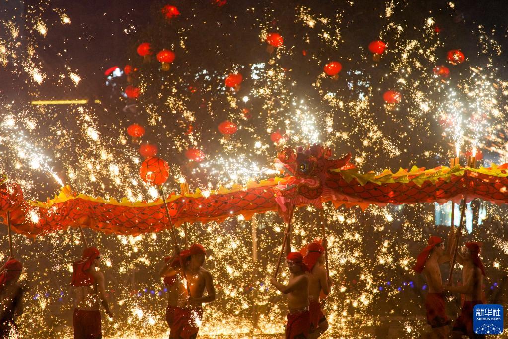 歡慶中國(guó)年 喜迎“開(kāi)門紅”——2023年春節(jié)文化市場(chǎng)盤點(diǎn)