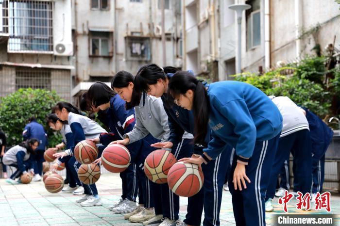 【科學(xué)的溫度】體育中考調(diào)整耐力項(xiàng)目，青少年“陽(yáng)康”后如何鍛煉？