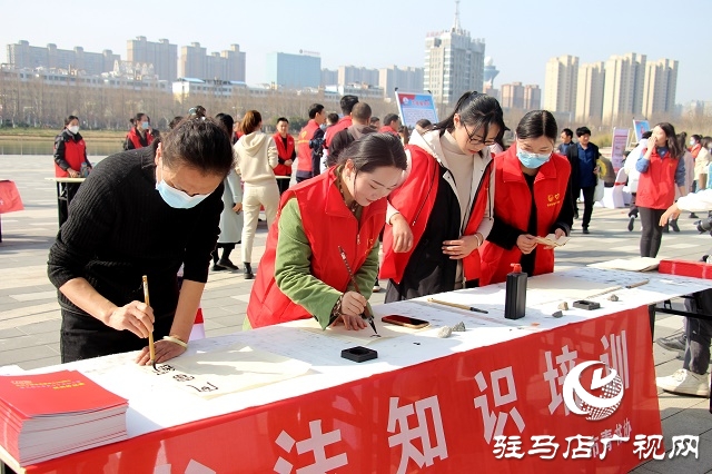 義賣(mài)、獻(xiàn)血、公益...駐馬店學(xué)雷鋒主題實(shí)踐活動(dòng)啟動(dòng)