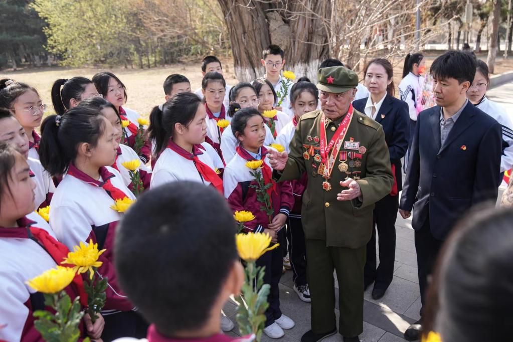 憶親人、祭先烈、踏青游——全國多地清朗過清明