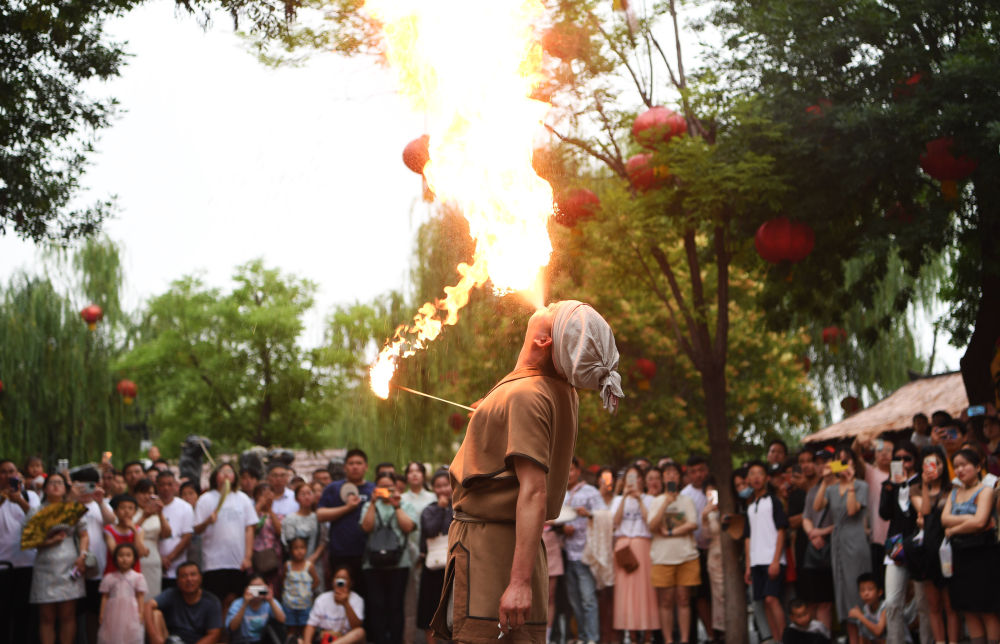 央媒觀豫丨一城文韻共煙火——人文經(jīng)濟(jì)視野下的開(kāi)封觀察