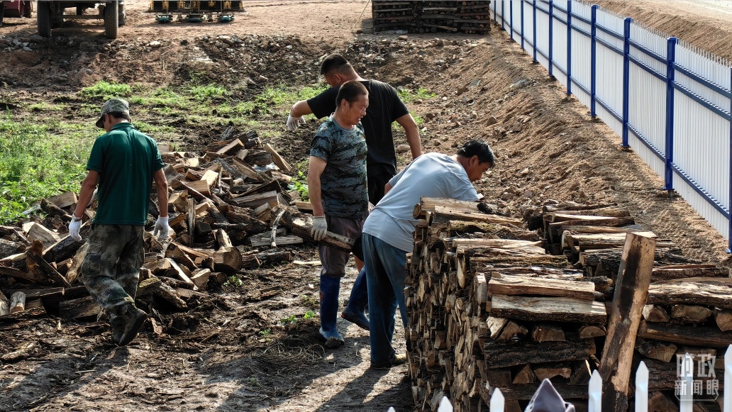 時政新聞眼丨在國慶招待會上，習近平強調“團結就是力量，信心賽過黃金”