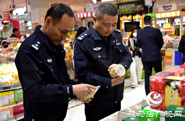 “警察藍”守護“舌尖上的安全”