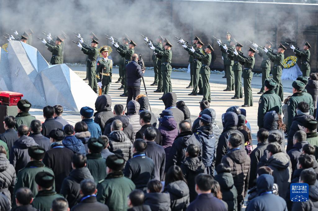 英魂安息 家國安寧——第十批在韓中國人民志愿軍烈士遺骸安葬儀式側(cè)記