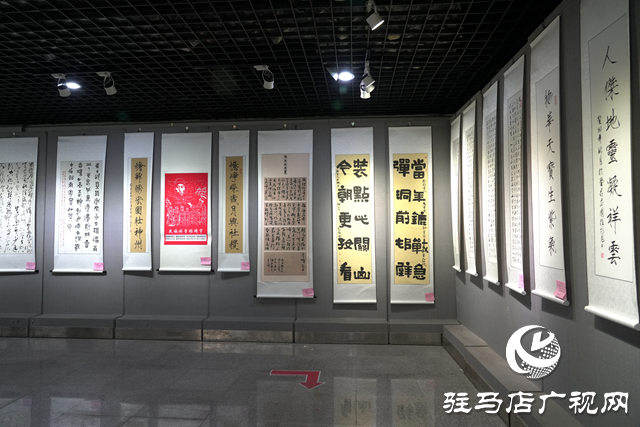 全國詩書畫名家邀請展暨女書文化精品展開幕