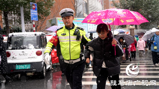 駐馬店交警 全力以“護”一路守望伴“童”行