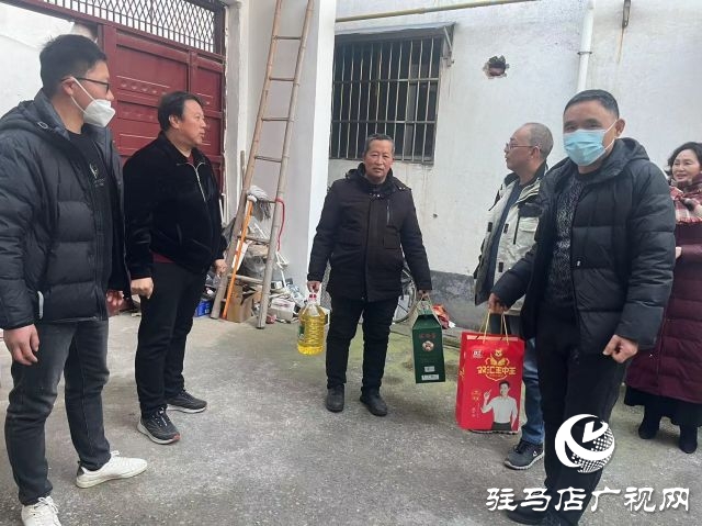 正陽縣真陽街道：主題黨日 黨員干部立足崗位學(xué)思想見行動