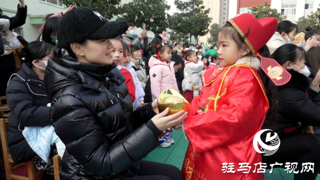 駐馬店市第二實(shí)驗(yàn)幼兒園：“傳統(tǒng)貫古今 文化潤(rùn)童心”迎新年元旦活動(dòng)