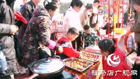 遂平縣第三幼兒園舉行“喜迎龍年 廟趣橫生”元旦廟會