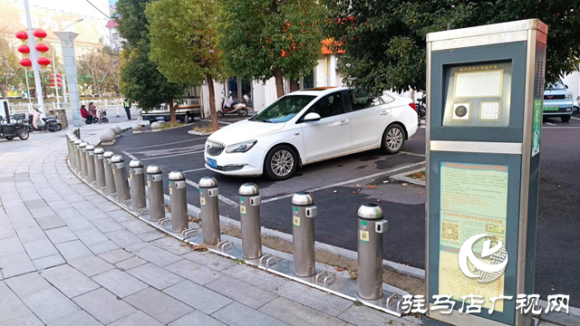 遺留在駐馬店街頭的公共自行車停車樁何日能拆除？