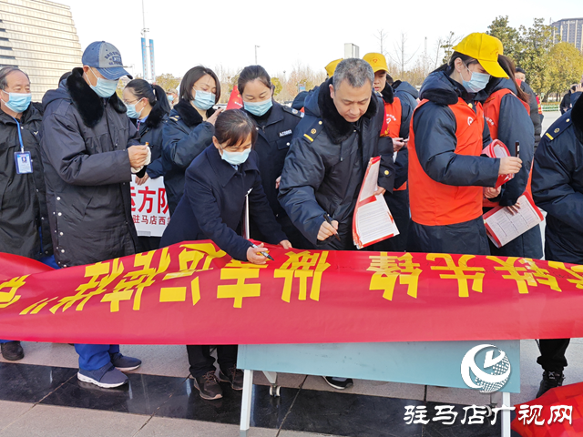 駐馬店車務段：黨團員突擊隊溫暖春運旅客回家路