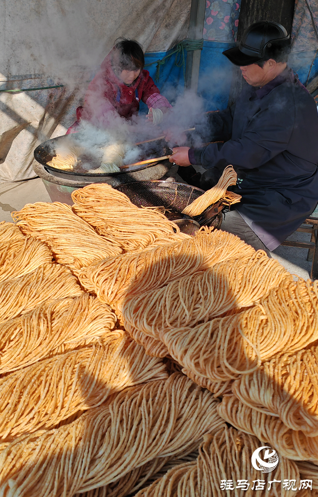 平輿縣西洋店高臺(tái)莊300多年炸馓子手藝“炸”出村民致富路