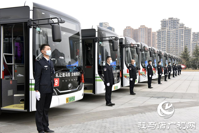 駐馬店公交“雷鋒車組”：繼承發(fā)揚(yáng)雷鋒精神 傳遞社會正能量