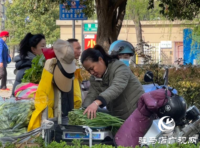 清晨的早市 滿滿的煙火氣息