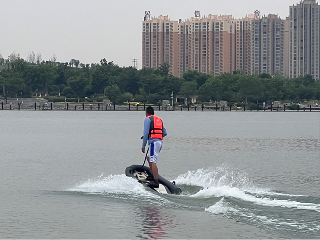 駐馬店市人民公園：環(huán)境美如畫 市民歡樂(lè)多