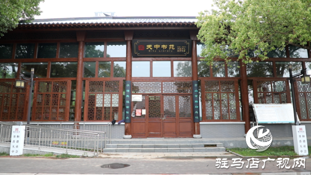 駐馬店：城市書(shū)屋成了市民學(xué)習(xí)好去處