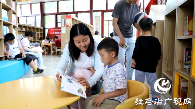 駐馬店：城市書(shū)屋成了市民學(xué)習(xí)好去處