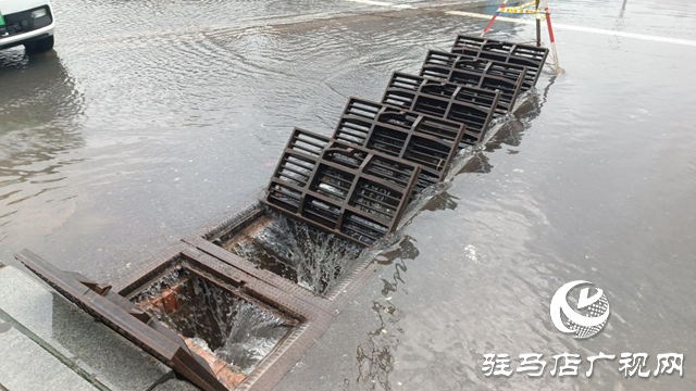 駐馬店市政部門：積極應(yīng)對持續(xù)降雨 確保市區(qū)排水暢通