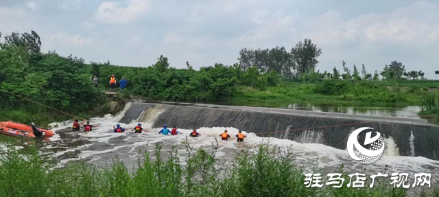 趙亞洲：義務(wù)救援十幾載 逆流而上守護生命