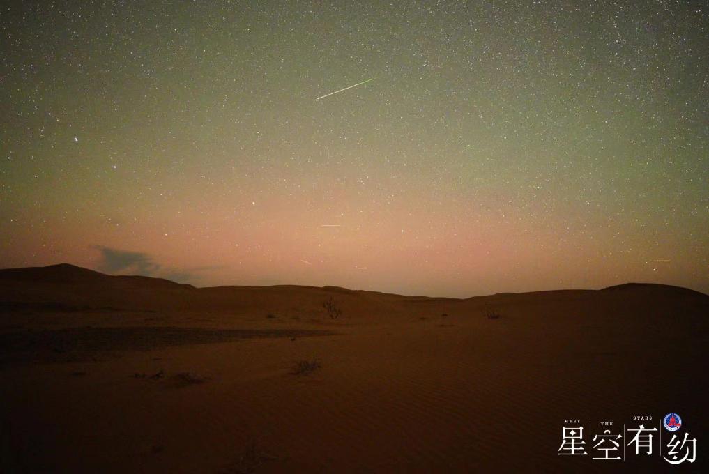 美翻了！當(dāng)極光“邂逅”流星雨