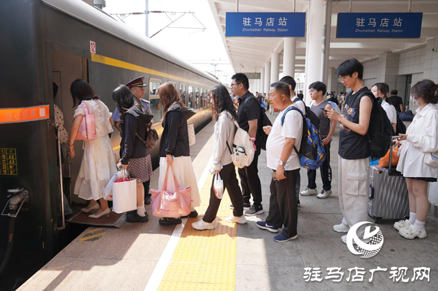 暑期開學季 駐馬店車務段全力保障學生旅客出行