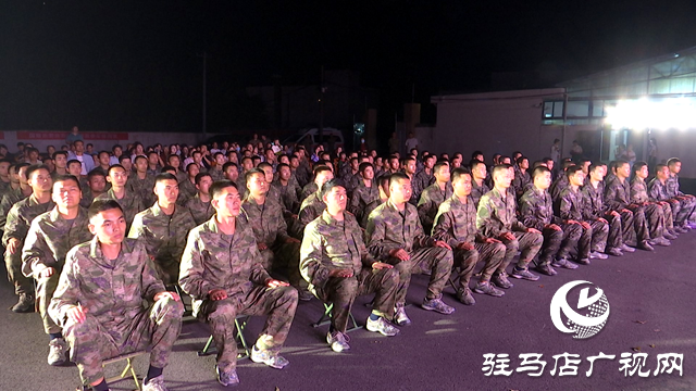 正陽縣：軍民聯(lián)歡送新兵 雙擁匯演顯真情