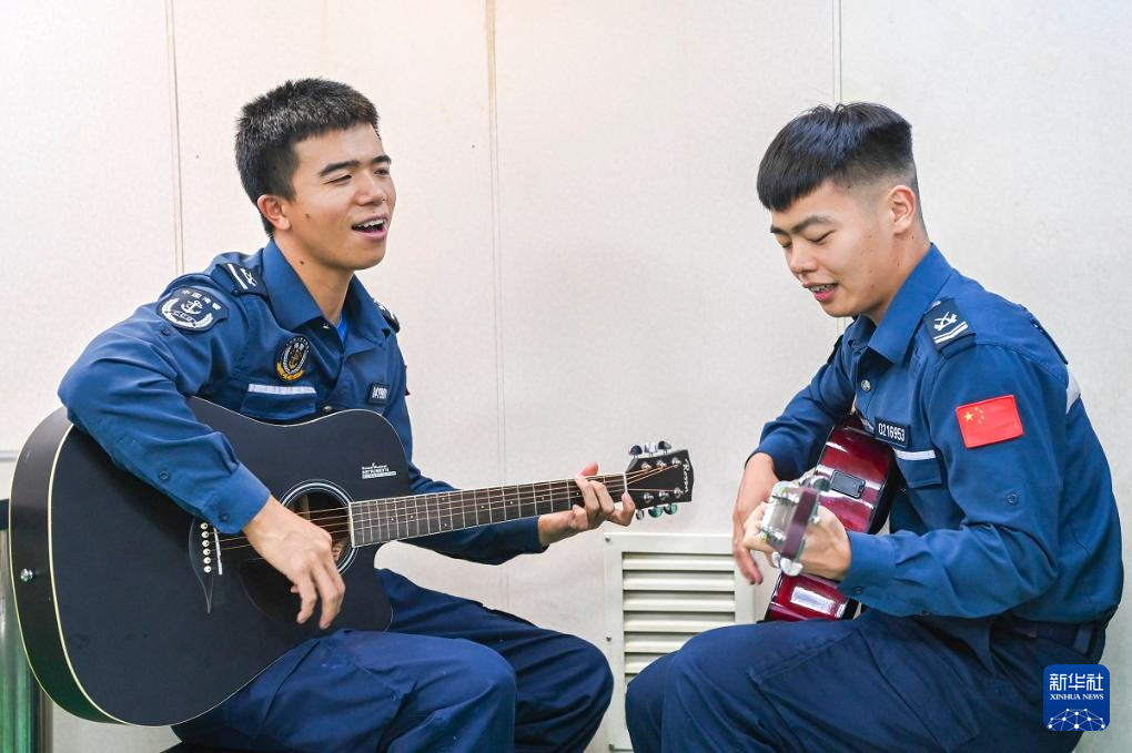 中國(guó)海警四方艦中秋節(jié)值守黃巖島