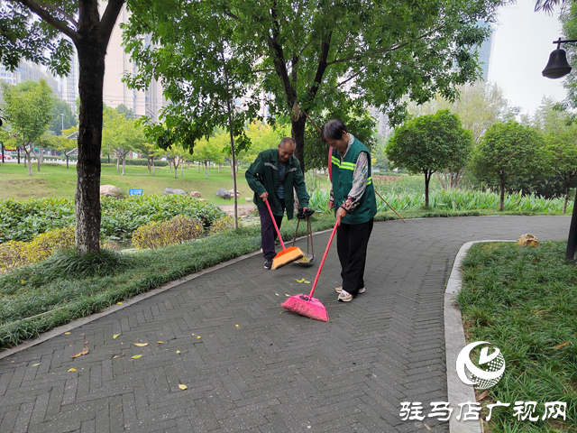 駐馬店園林工人：國慶假期堅守崗位 守護城市繁花綠蔭