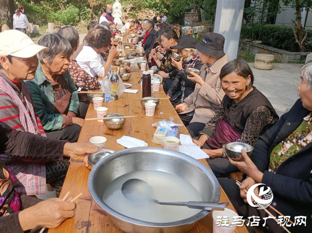 駐馬店經濟開發(fā)區(qū)賈莊居委會開展“情暖重陽 愛在金秋”重陽節(jié)主題活動