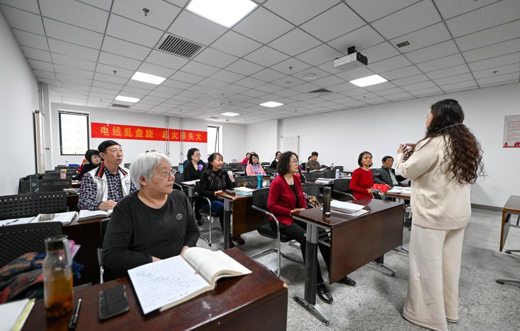 “上大學”成為中國銀發(fā)一族新時尚